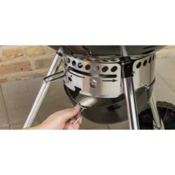 Barbecue Charbon Master-Touch Gbs 5750 - Gris Smoke - WEBER -Cuisine Gril Boutique barbecue charbon master touch gbs c 5750 57 cm gris 5